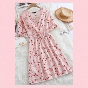 Ditsy Floral Flounce Sleeve Dress